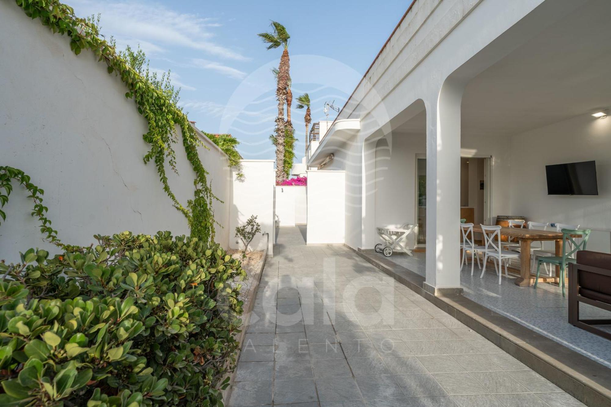 Villa Waterfront By Cala Salento Porto Cesareo Exterior photo